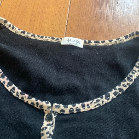 John Galt Black Cheetah Cropped Cardigan Button Up - Picture 2 of 3